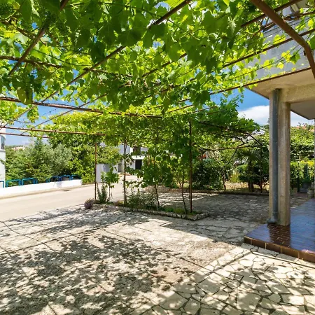 Bellevue - Pul331 By Interhome *