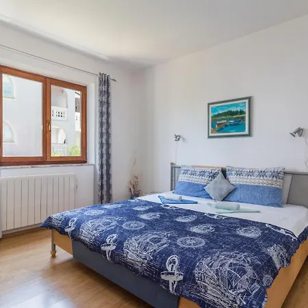Bellevue - Pul331 By Interhome