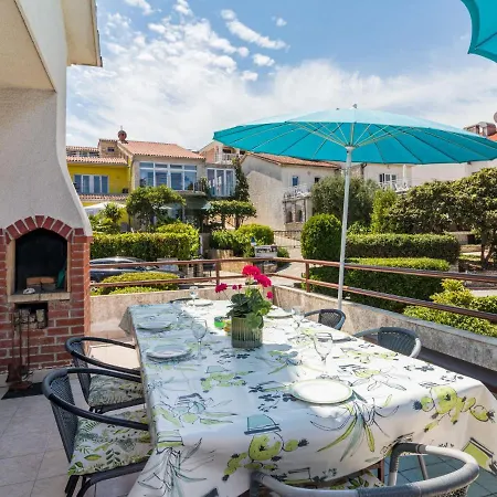 Apartament Bellevue - Pul331 By Interhome